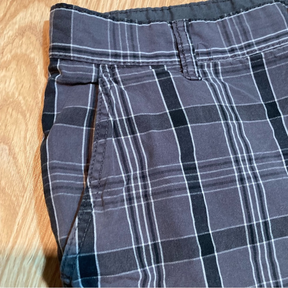 Faded Glory plaid shorts 38 - Picture 2 of 4